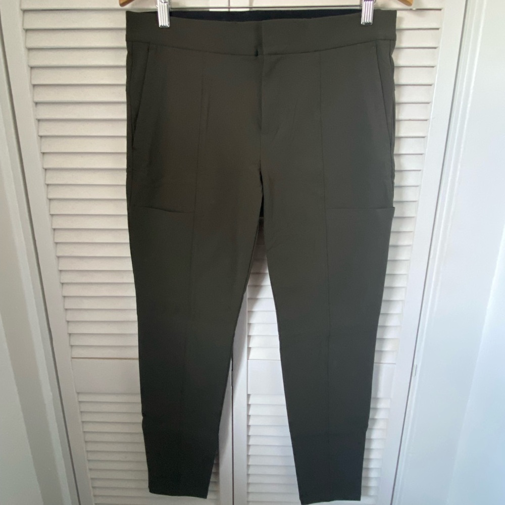 Athleta Wander Stash Skinny Pants in dark green, size 10